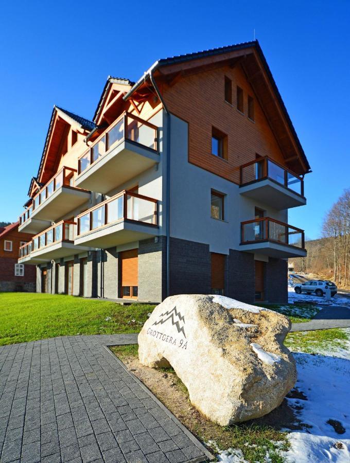 Apart-Invest Apartament Widokowy Dwupoziomowy 스클라르스카포렘바 외부 사진